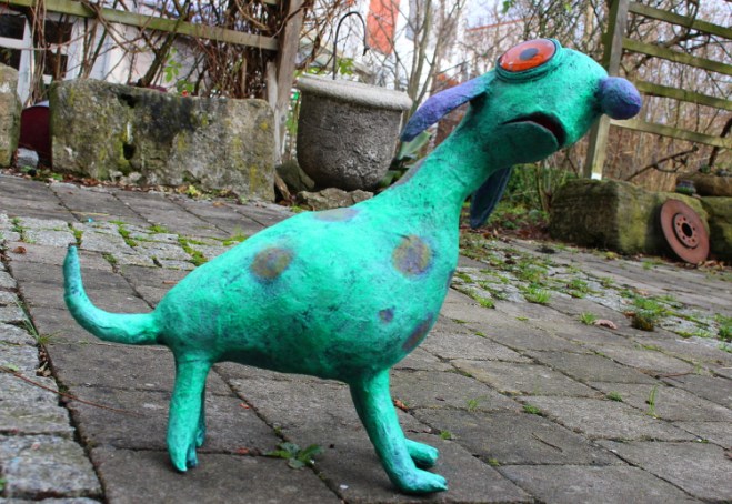 Liebenswerter Monsterhund aus einem Workshop vor Weihnachten 2015 in meinem Atelier