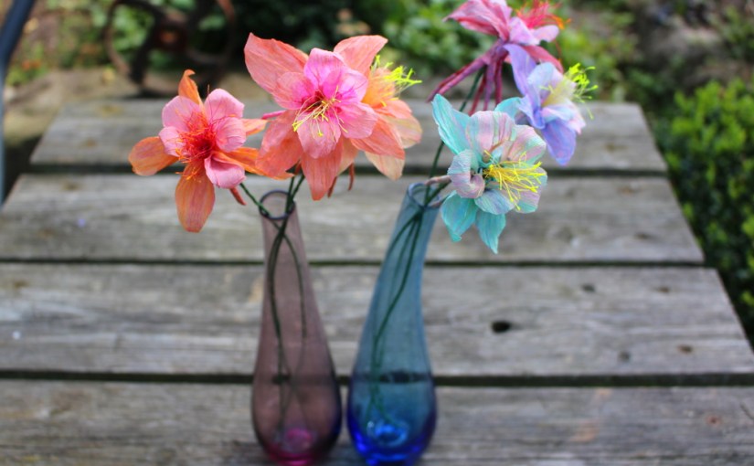 Akeleien aus Krepppapier