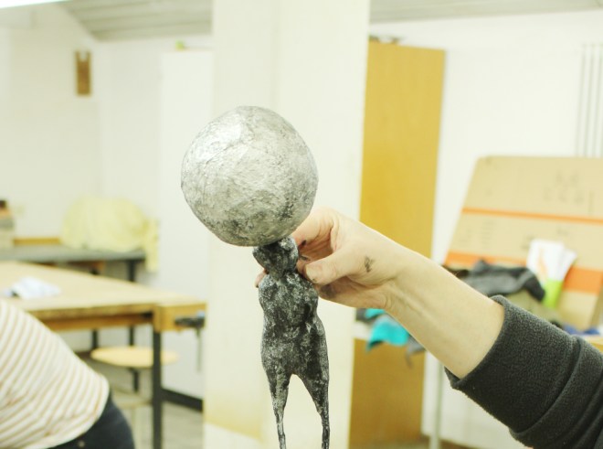 Trägt er denn die Weltkugel?