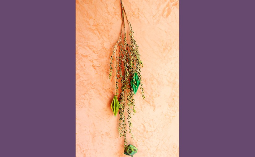 Adventsgehänge mit Fake-Metal&nbsp;Papierdiamanten