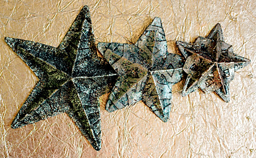 Patinierte Fake-Metal Sterne