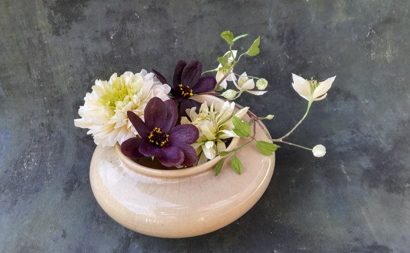 Kleines Gesteck aus&nbsp;Papierblumen